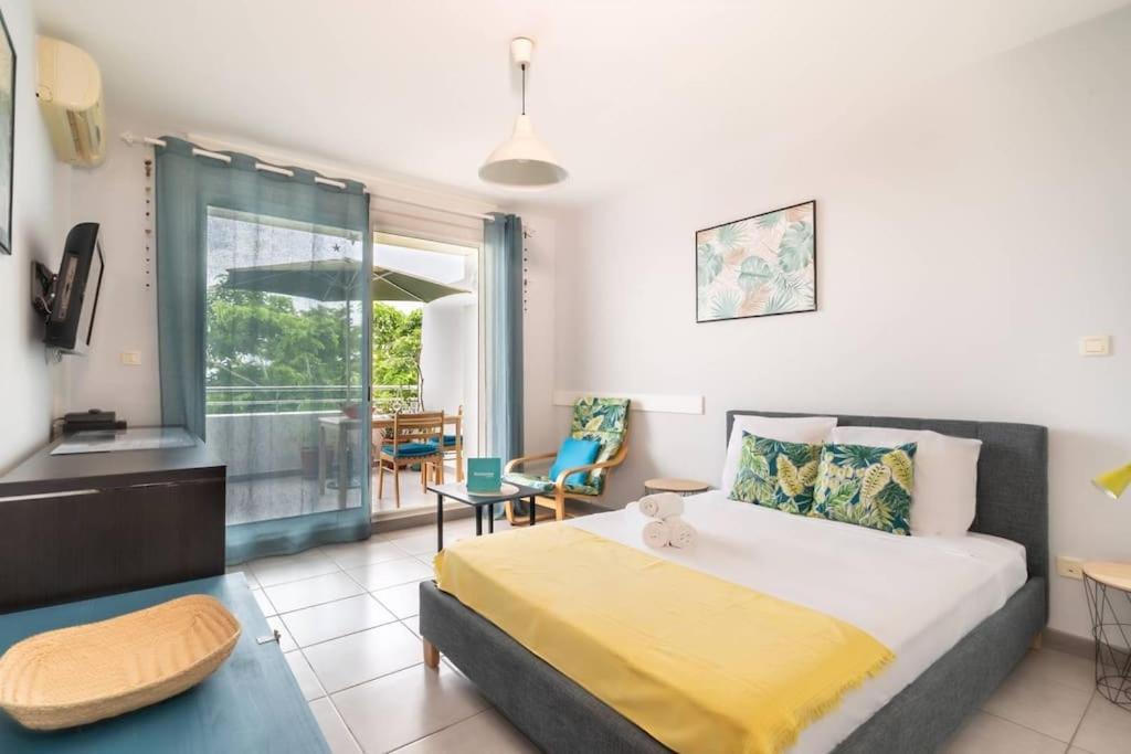 Flamboyant - Studio 2 Personnes Avec Lit De Qualite Hoteliere Separable Pour Couple Ou Amis Avec Tres Belle Terrasse A 12 Min A Pied Ou 4 Min En Voiture Du Lagon De L'Ermitage - St Gilles Les Bains La Saline Le Bains Ngoại thất bức ảnh